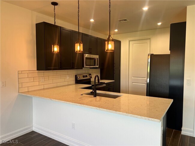 Building Photo - 7584 Carnegie Way