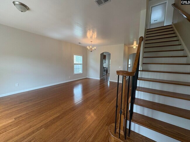 Building Photo - 137 Rossmore Dr