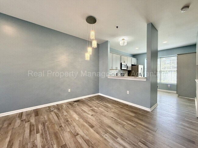 Building Photo - Rare and Modern Downtown Southfield Condo with 3 Beds, 2.5 Baths + 2-Car Garage