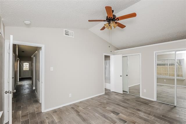 Building Photo - 4644 Baytree Dr