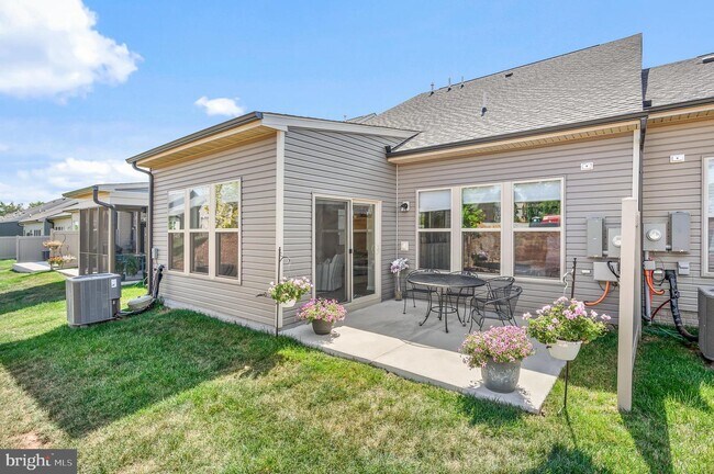 Building Photo - 46414 ROSE RIVER Ter