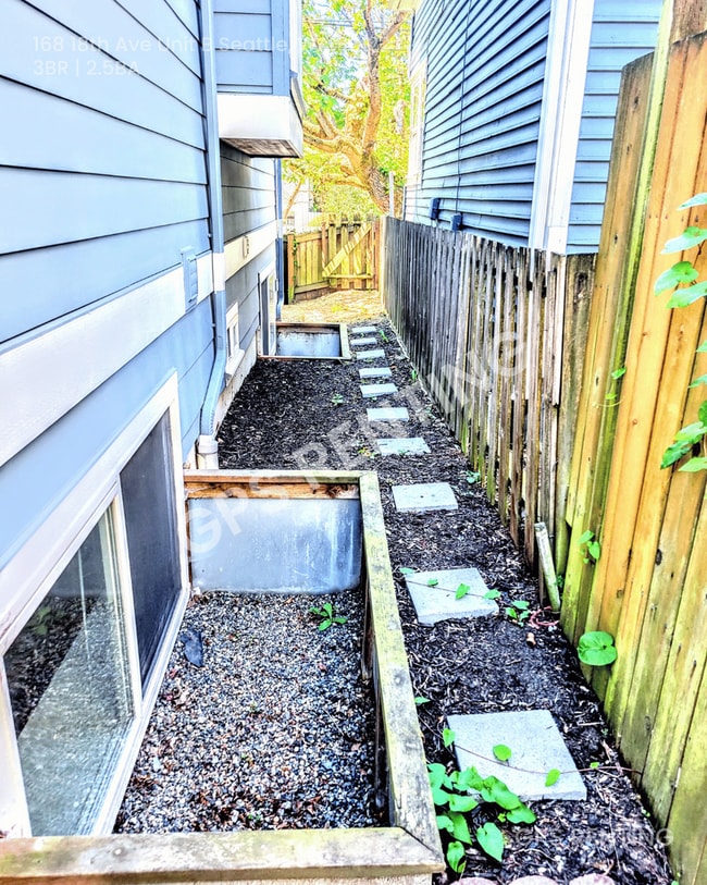 Building Photo - 168 18th Ave