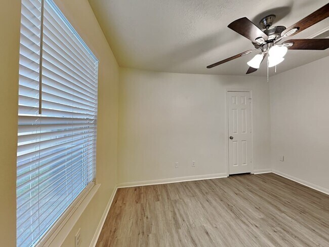 Building Photo - 931 Redcrest Springs Ct