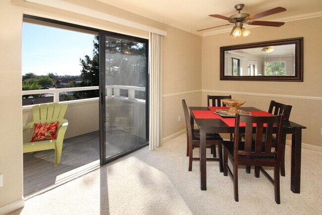 Building Photo - Open House Sunday December 7th 1-2pm  Beautiful Santa Cruz  Townhome in Prime Westside Location.