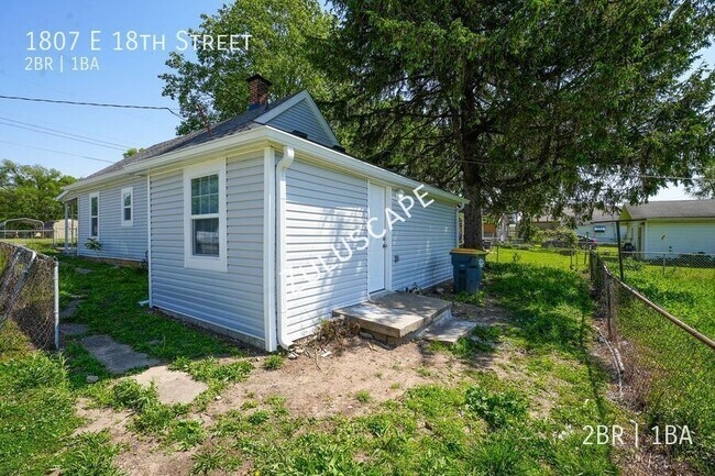 Building Photo - 1807 E 18th St