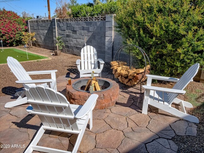 Building Photo - 2301 N 81st Pl