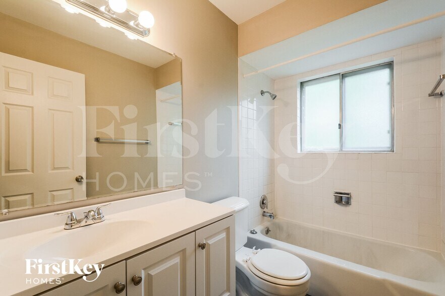 Building Photo - 186 River Valley Dr