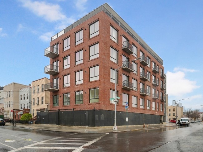 Primary Photo - 215 Freeman Street