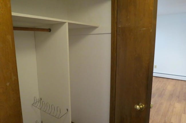 Building Photo - 722 Highland