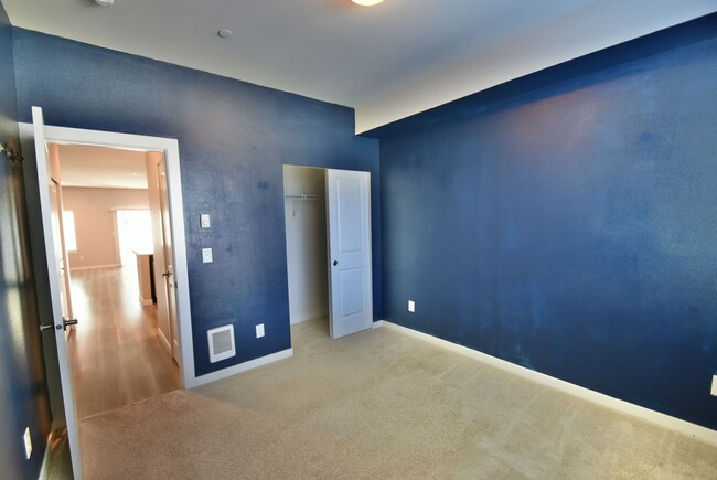 Building Photo - 3Bd/3Ba Lynnwood Townhouse