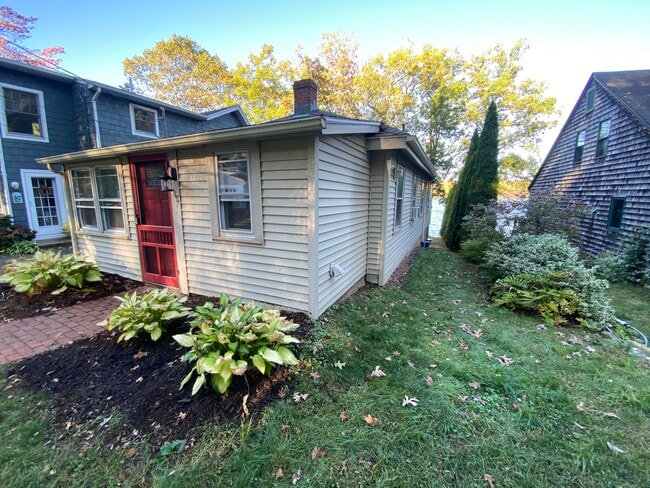 Building Photo - 110 Great Hill Pond Rd