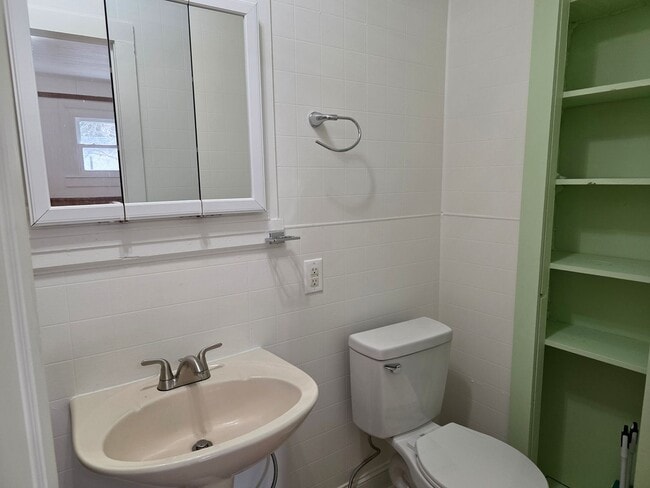 Building Photo - Charming 1 Bedroom Home Near Downtown Mount Airy