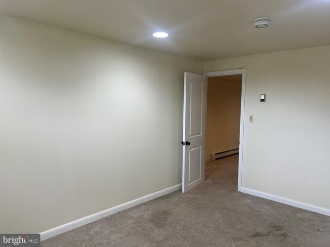 Building Photo - 6122 ROLLING VIEW Dr