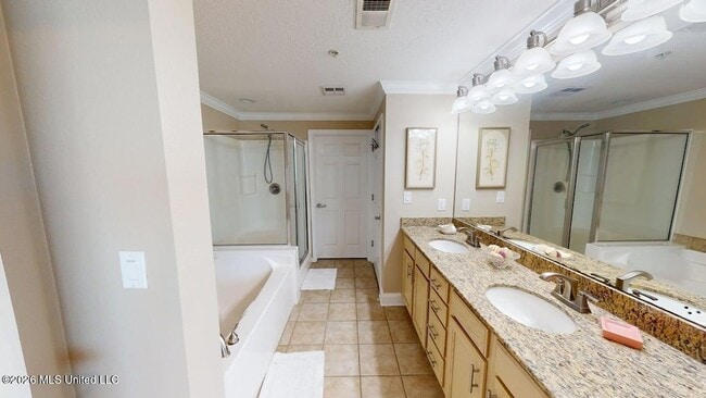 Building Photo - 2228 Beach Dr