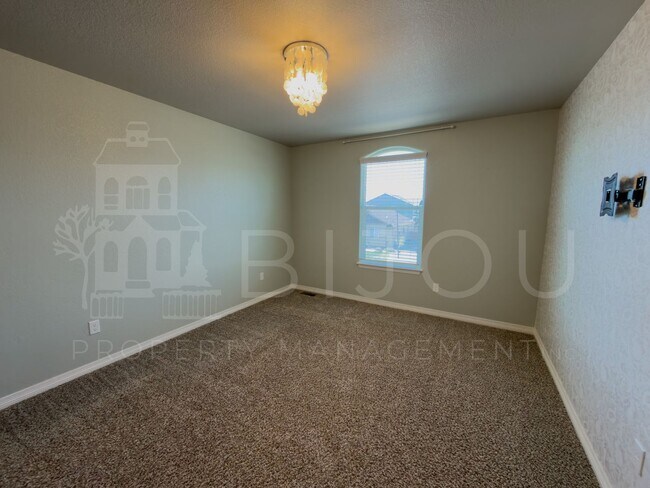 Building Photo - Peyton Four Bedroom Home