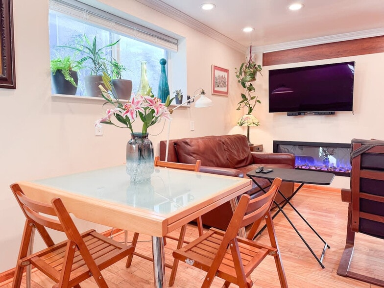 Building Photo - 3148 College Ave