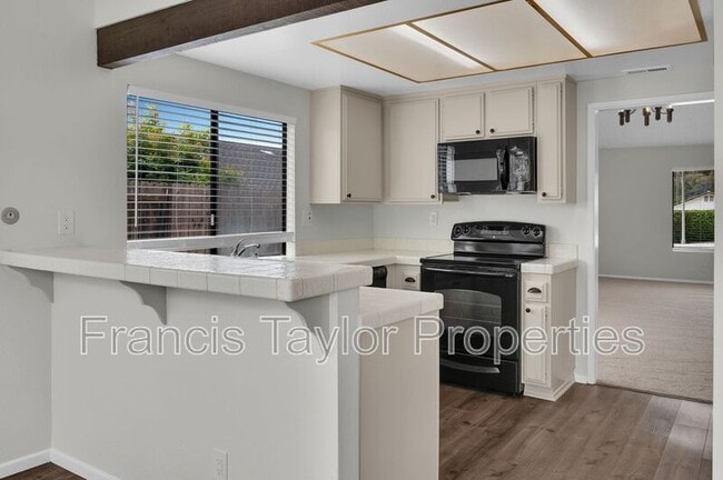 Building Photo - 929 Mulberry Dr