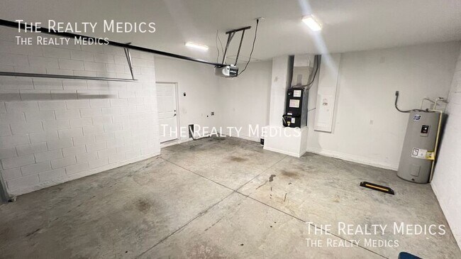 Building Photo - 1161 Yager Rd SE