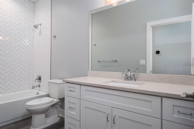 Building Photo - 1237 Savona Dr