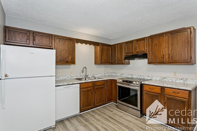 Building Photo - Southside 2 Bedroom Duplex
