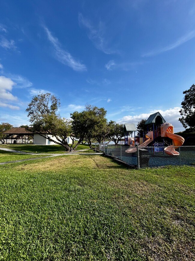 Building Photo - 53 Heather Cove Dr