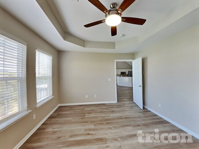 Building Photo - 1889 Olive Cir