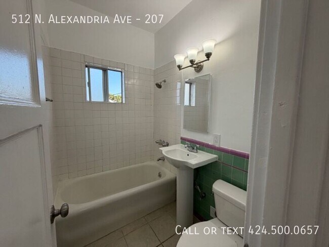 Building Photo - 512 Alexandria Ave