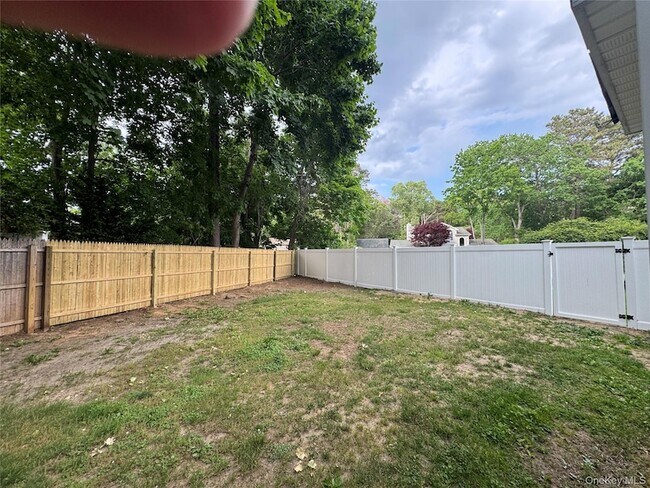 Building Photo - 26 Fox Ln