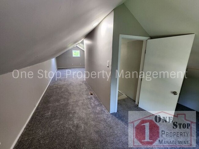 Building Photo - Beautiful 3 Bedroom 1 Bathroom in Kansas City