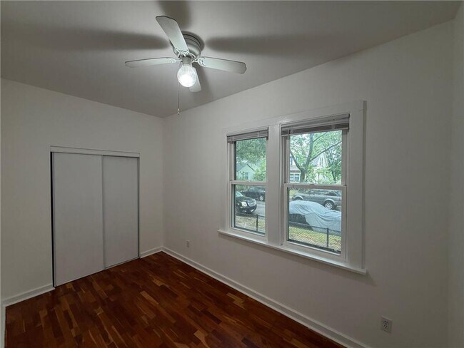 Building Photo - 3023 N Queen Ave