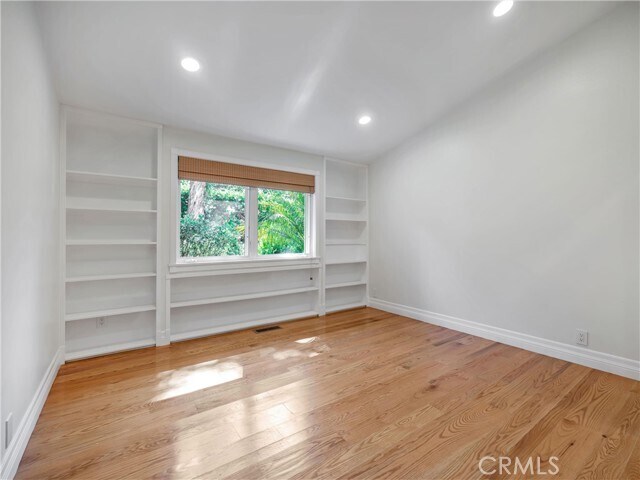 Building Photo - 3635 Serra Rd