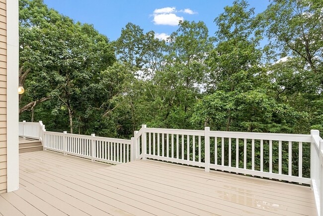 Building Photo - 2 Sunset Ridge