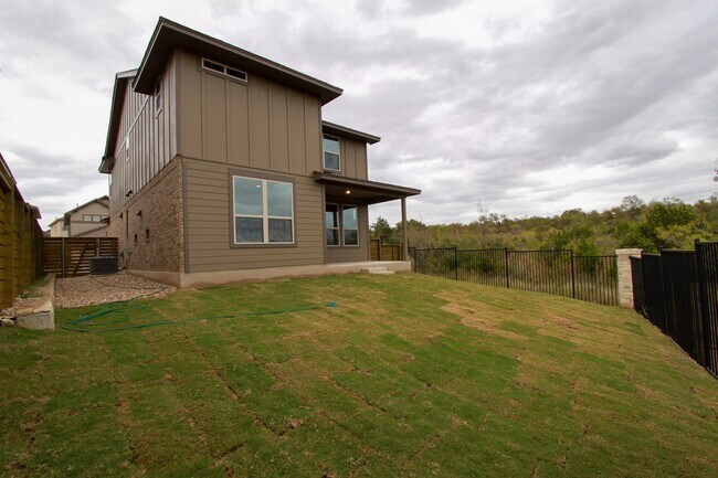 Building Photo - Newly Built 3 Bedroom, 2.5 Bath House in Round Rock's University Park Villas