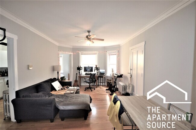 Primary Photo - 4406 N Rockwell St
