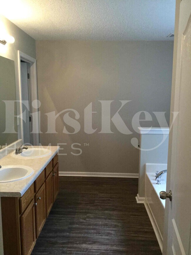 Building Photo - 11540 Alicias Ct