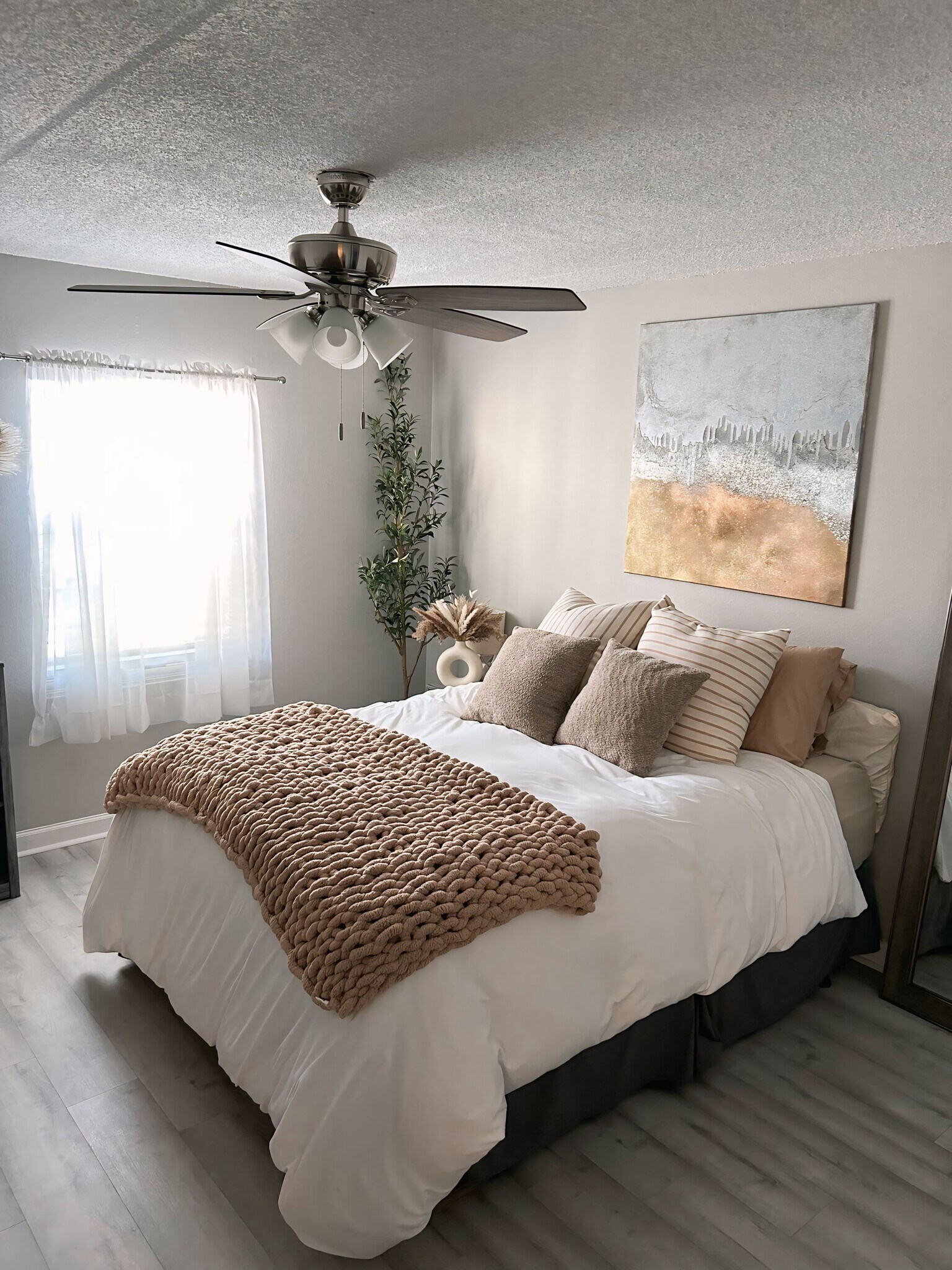 Building Photo - 5304 W Kennedy Blvd