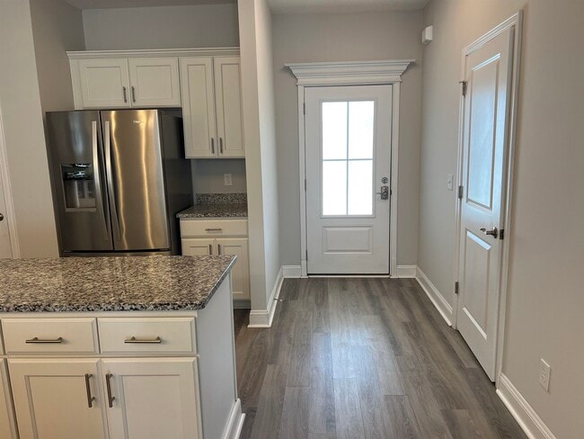 Building Photo - 711 Hobonny Lp