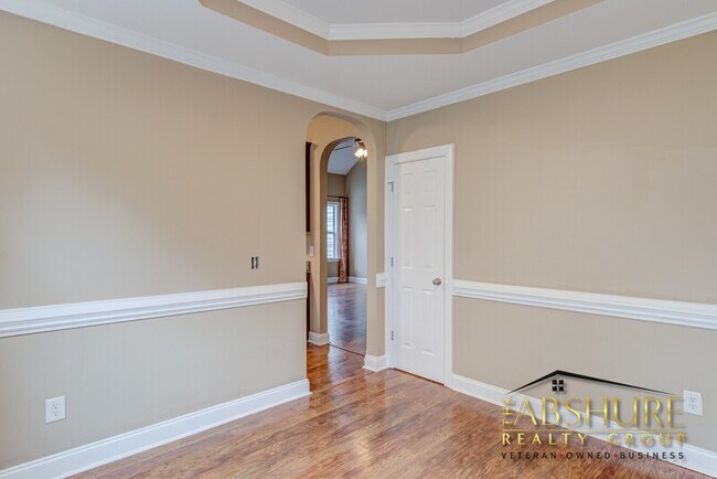 Building Photo - 325 Timber Meadow Lake