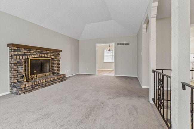 Building Photo - Spacious 3-Bed/2-Bath Home in Independence!