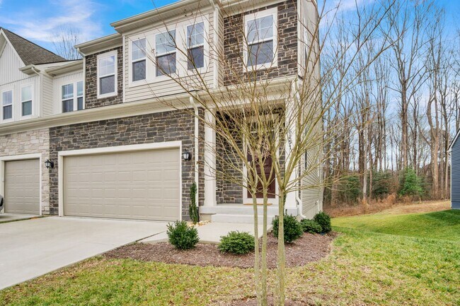 Building Photo - Spacious 3 Bedroom 3.5 Bath Townhome with Finished Basement & First-Floor Suite Near I-64