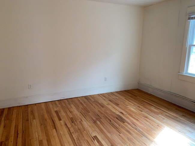 Building Photo - Downtown Buena Vista 2nd floor apartment 5BR, 1 Ba