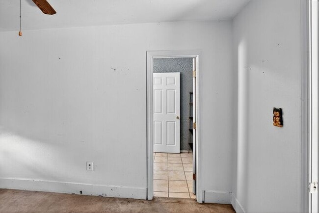 Building Photo - 3001 Myrtle Ave