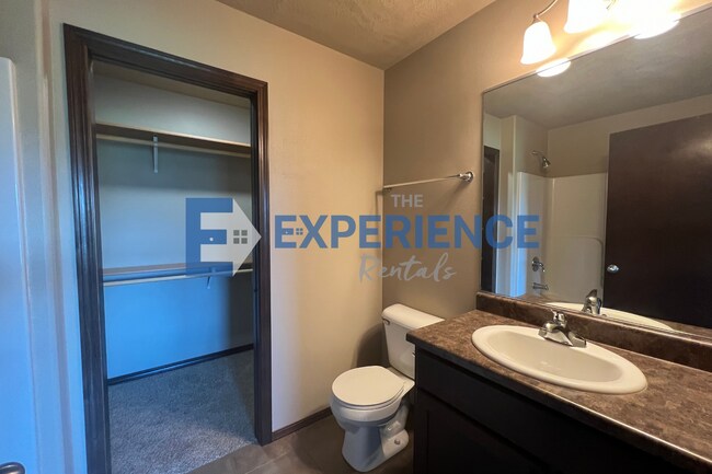 Building Photo - 5733 Bream Ct
