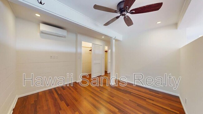 Building Photo - 3009 Alencastre Pl