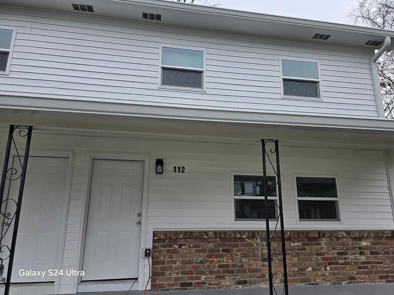 Building Photo - 126 Tacoma Rd