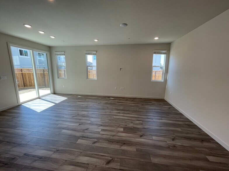 Living room - 677 Barrett Lake Rd