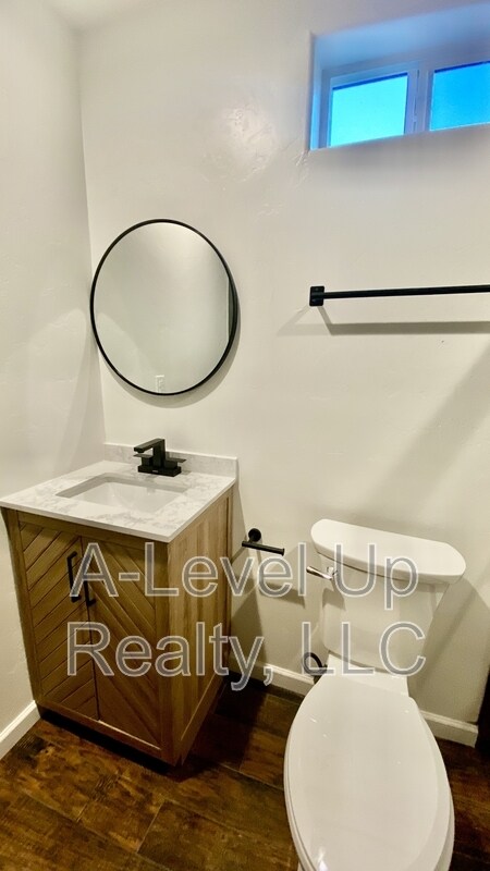 Building Photo - 2341 S 3rd Ave