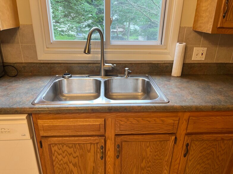 Building Photo - 301 Roosevelt Ave