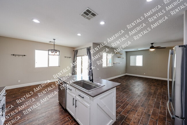 Building Photo - 7223 N 73rd Dr