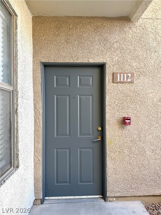 Building Photo - 8000 W Badura Ave